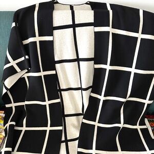 Reversible windowpane acrylic topper